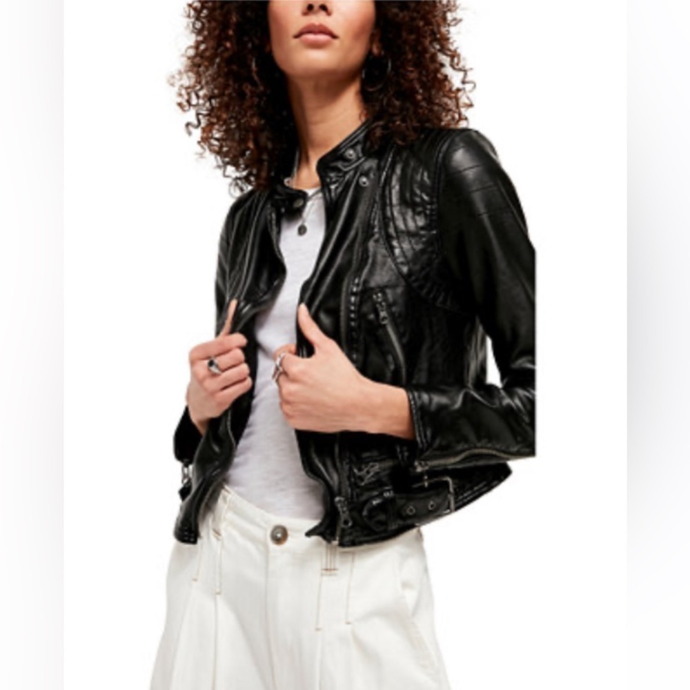 FREE PEOPLE Sz S Vegan Quilted Shoulder & Lining Zipper Snap Closure Moto Jacket